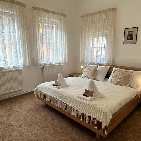 Apartment Bohemia Karlovy Vary Exterior photo
